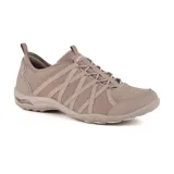 Zapatillas casuales Skechers Relaxed Fit Arch Fit Comfy Paradise Found, color beige, con cordones elásticos, capellada de tela texturizada y material sintético, plantilla Arch Fit acolchada removible y suela de goma flexible.