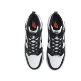 Championes Nike Dunk High Retro, de caña alta, color blanco y negro.