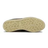 Championes Diadora modelo Mi Basket Row Cut Metal Pigskin Used, color beige con detalles en verde y gris.