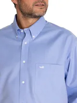 Camisa blanca de manga larga Rockford, con cuello italiano abotonado, bolsillo en el pecho con logo bordado y tecnología Water Oil Repellent (WOR).