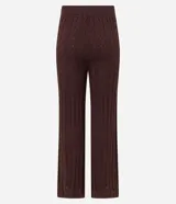 Pantalón de punto color marrón chocolate, de corte recto y cintura alta elástica.