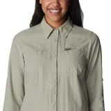 Camisa negra de manga larga para mujer, marca Columbia, modelo Silver Ridge 3.0. Confeccionada con tejido de secado rápido y protección solar UPF 50.