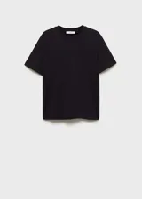 Camiseta negra de algodón de gramaje grueso, manga corta y cuello redondo.