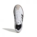 Zapatillas Adidas VL Court 3.0 de mujer, color blanco con detalles en negro y suela marrón.