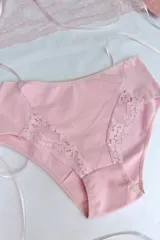 Bombacha tiro alto de algodón elastizado color blanco, con puntilla elastizada.