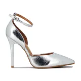 Zapato de tacón alto Vizzano, color dorado metalizado, con punta fina y pulsera tobillera con hebilla.