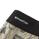 Bermuda de baño naranja con degradado a amarillo y tres franjas horizontales blancas en la pierna izquierda.