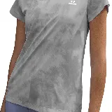 Remera gris con efecto tie-dye y logo de la marca Topper en el pecho.