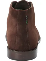 Botín de gamuza marrón con cordones, suela de goma y plantilla de cuero.