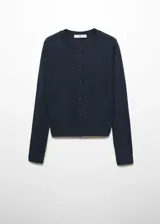Cárdigan de punto fino color azul marino, con cuello redondo, manga larga y cierre frontal con botones.
