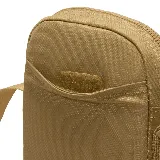 Bandolera Nike Heritage color marrón con logo blanco estampado en el frente.