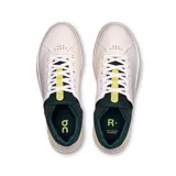 Championes urbanos The Roger Advantage 2, color blanco con detalles en verde y amarillo.