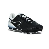 Championes de fútbol Diadora Mondiali MD Teen, color negro con detalles en blanco.