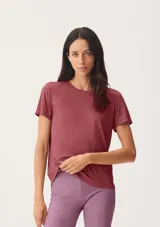 Remera deportiva negra de manga corta con protección UV.