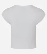 Blusa verde sin mangas, confeccionada en tejido rib con textura de rayas.