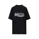 Camiseta Balenciaga oversize negra de algodón con estampado frontal del logo de la marca y líneas onduladas.