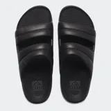 Sandalias Reef Oasis Two-Bar negras, hechas con EVA de caña de azúcar renovable.