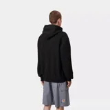 Buzo hoodie negro de Carhartt WIP, modelo Ingo.