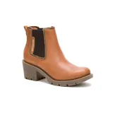 Bota Chelsea de cuero color marrón claro, con elástico lateral acanalado y logo de la marca en el talón. Tiene suela de goma con plataforma y taco cuadrado.