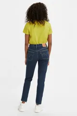 Jeans Levi's® 501® Skinny de tiro alto, pierna ajustada y bragueta de botones.
