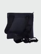 Bolso bandolera BOSS de piel sintética color negro, con correa ajustable y logo estampado en el frente.