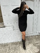 Vestido corto color beige de lanilla rib con manga larga.