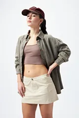 Top color marrón de tejido ribb sin costuras con escote cuadrado.