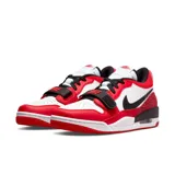 Championes Air Jordan Legacy 312, color blanco, rojo y negro, con detalles de estampado de elefante en el talón y correa ajustable en el empeine.
