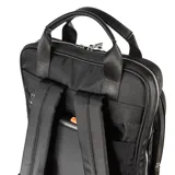 Mochila negra de poliéster con diseño rectangular y gran capacidad. Tiene acceso con cierre, dos bolsillos externos con cierre, un bolsillo interno con cierre y dos bolsillos internos abiertos. Cuenta con correa regulable, asas fijas y herrajes plateados. El interior está forrado en tela de algodón y poliéster.