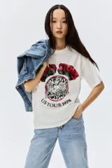 Remera blanca de algodón con estampado del logo de los Rolling Stones y la leyenda "Some Girls US Tour 1978".