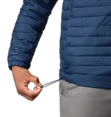 Campera puffer azul marino para hombre, marca Columbia, modelo Silver Falls II. Confeccionada con tecnología Omni-Shield™ que repele la humedad y resistente a las manchas. Aislamiento Thermarator™ de poliéster 100 % reciclado. Cuenta con bolsillos con cremallera, puños elásticos y dobladillo ajustable con cordón.