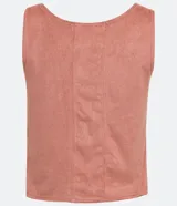 Musculosa negra de gamuza sintética con corte recto y cuello redondo.