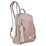 Mochila negra con textura tipo reptil, detalles en color camel y cierre con cremallera. Tiene un bolsillo frontal con cremallera y tiras decorativas con flecos.