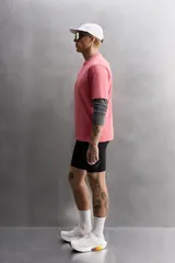 Camiseta marrón de algodón, corte relaxed fit, cuello redondo y manga corta.