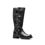 Bota negra de caña alta con hebillas decorativas, taco cuadrado y suela track.