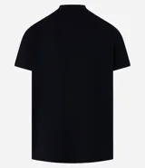 Remera negra de algodón con corte confort fit, cuello redondo y manga corta. Estampa frontal con el logo del álbum The Dark Side of the Moon de Pink Floyd.
