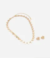 Conjunto de collar corto y caravanas pequeñas doradas con forma de corazón.