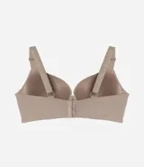 Soutien básico color piel, con relleno y base reforzada, de microfibra.