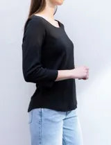 Remera de algodón blanca marca Ruby Rd, de manga tres cuartos y cuello redondo.