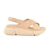 Sandalias con plataforma Korium Senna, color negro, con tiras cruzadas en el empeine y ajuste con hebilla en el tobillo.