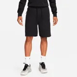 Short deportivo Nike Sportswear Tech Fleece de hombre, color negro, con cintura elástica ajustable con cordón, bolsillos laterales con cierre y logo pequeño bordado en la pierna izquierda.