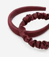 Kit de dos tiaras color borgoña, una lisa tipo puffer y otra fruncida.