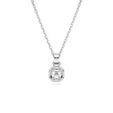 Colgante con cadena fina plateada y dije cuadrado con cristal blanco.