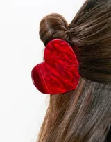 Broche para el pelo con forma de perro salchicha, color carey.