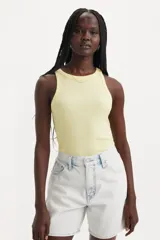 Musculosa amarilla de modal con cuello redondo y sisas anchas.