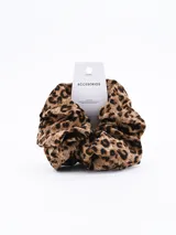 Accesorio para el pelo tipo crunchie con estampado animal print.