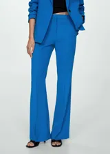 Pantalón de vestir azul eléctrico, de corte wideleg y tiro medio.