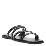 Sandalias bajas negras con tres tiras horizontales sobre el empeine, adornadas con tachas plateadas.