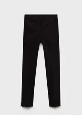 Camiseta negra de viscosa y elastano, de corte ajustado, cuello redondo y mangas largas.