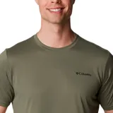 Remera deportiva Columbia Hike Crew color borgoña, de corte clásico y manga corta, con logo estampado en el pecho. Confeccionada en poliéster con tecnología Omni-Wick para absorción de la humedad y control de olores.